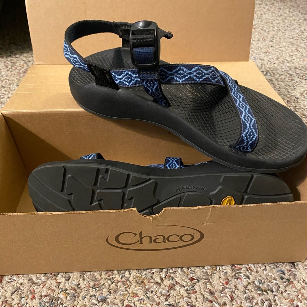 New women’s Chacos Z1 size 10